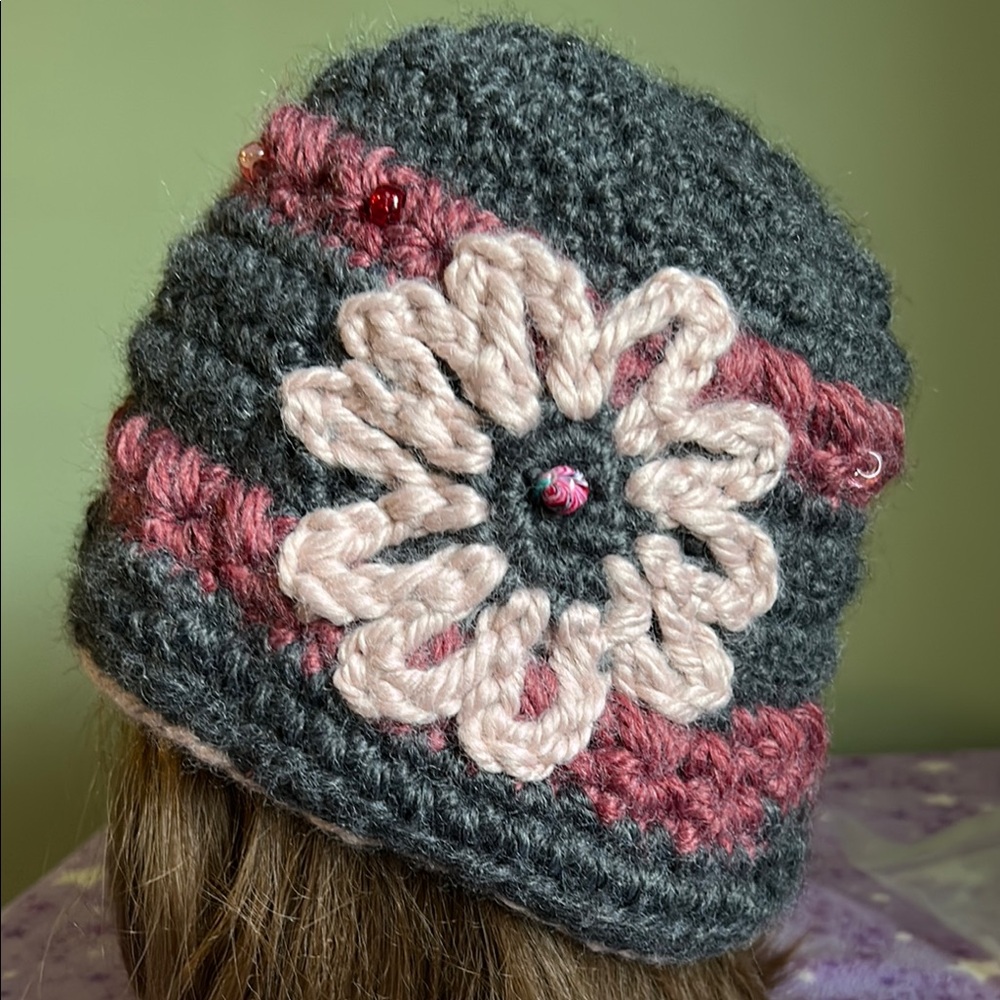 Crochet large thick acrylic yarn beanie new extremely warm